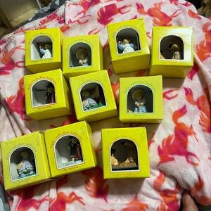 Collection of Muffy Bear’s and beautiful decor for shelves or over the stove!